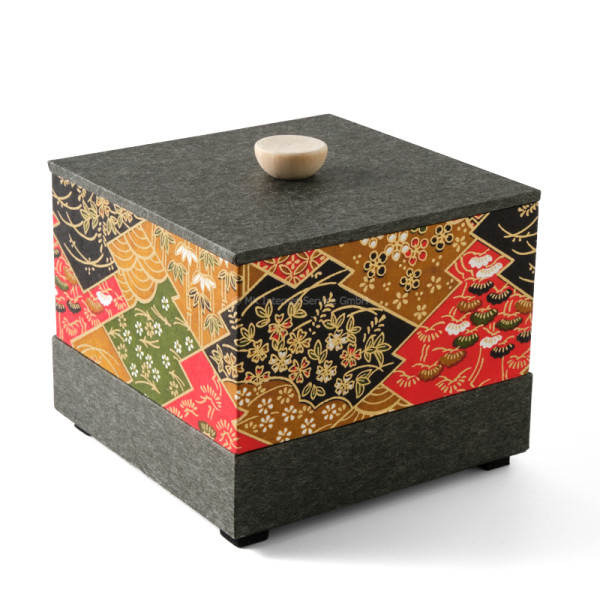 Chiyogami-Box "Japanische Landschaft auf rot"  - Aufbewahrungsbox, Schmuckbox, Geschenkbox