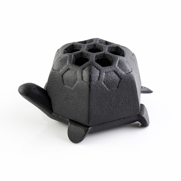 Japanischer Halter für Räucherstäbchen und Räucherkegel aus Gusseisen Schildkröte, schwarz - Oigen Design